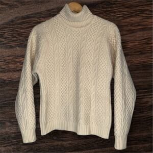Vintage Cream Soft Cashmere Turtle Neck Cable Knit Scottish Sweater WomensMedium